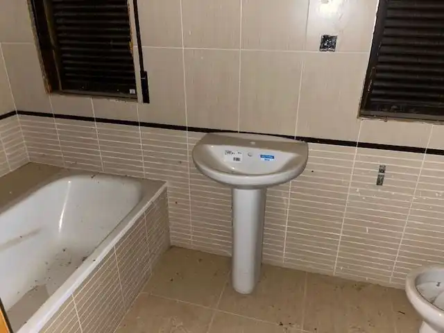 Bathroom of Residential for sale in El Tiemblo 