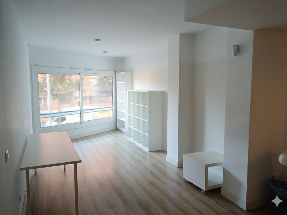 Dormitori de Oficina de lloguer en  Barcelona Capital amb Alarma