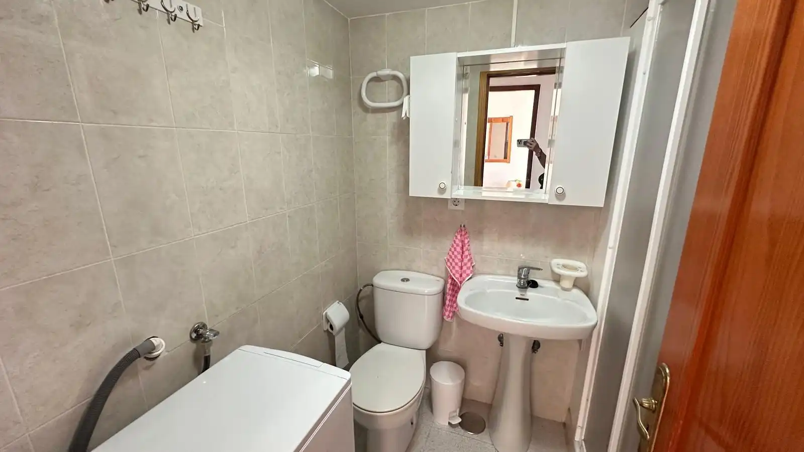 Baño de Apartamento en venta en San Bartolomé de Tirajana con Amueblado, Balcón y Piscina comunitaria