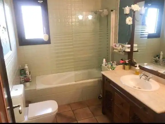 Baño de Casa o chalet en venta en Elda con Aire acondicionado, Calefacción y Jardín privado