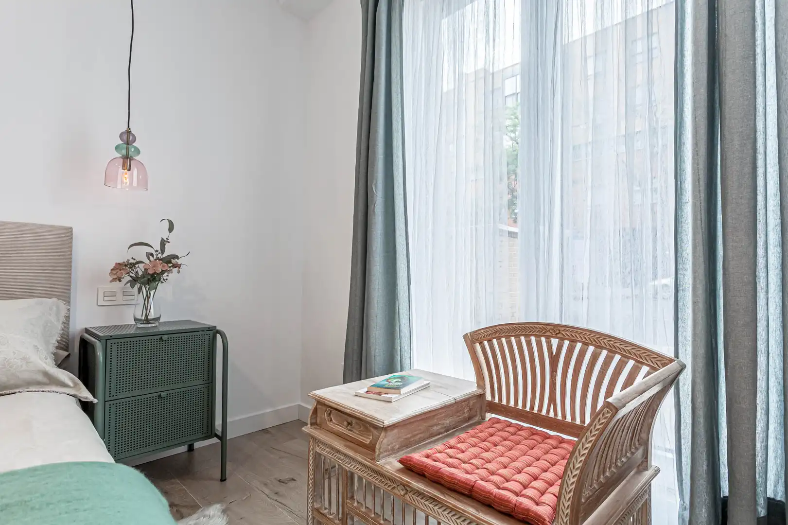 Bedroom of Flat for rent in Madrid  with Air Conditioner, Heating and Parquet flooring