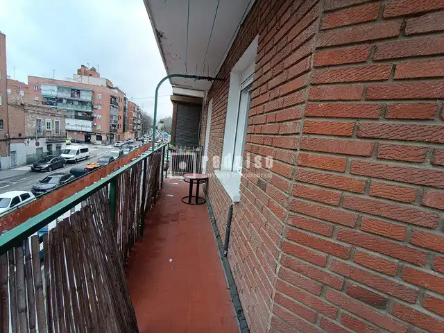 Habitación de Piso en venta en Madrid con Calefacción, Parquet y Terraza
