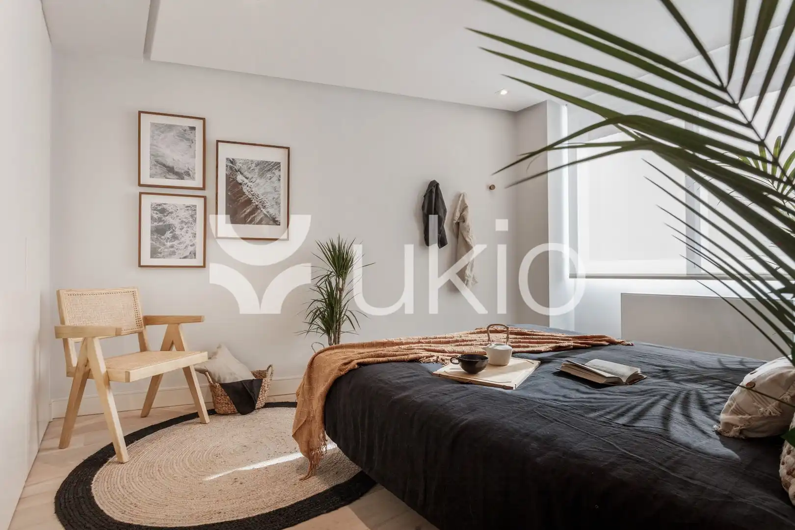 Dormitori de Apartament de lloguer en Madrid amb Aire condicionat, Calefacció i Moblat