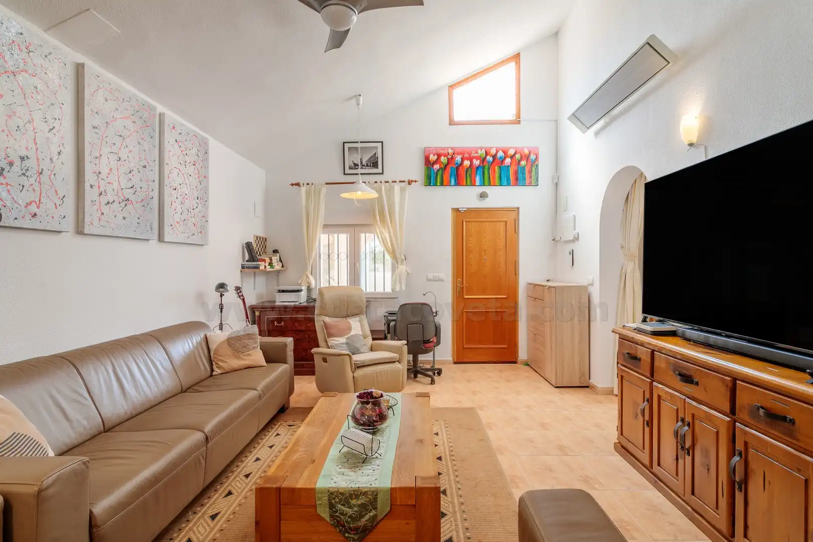 Sala d'estar de Casa adosada en venda en Aigües amb Aire condicionat, Terrassa i Traster