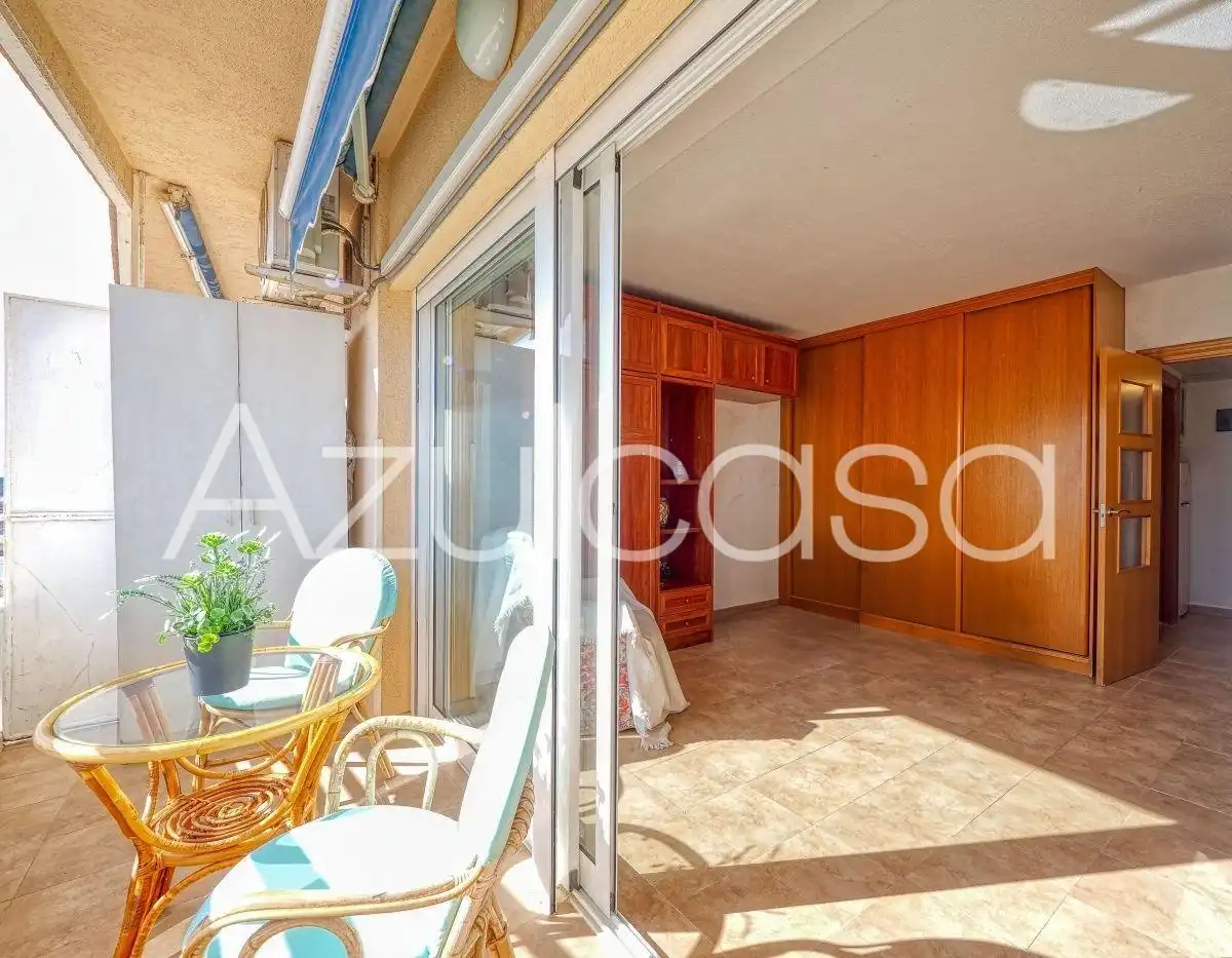 Habitación de Estudio en venta en Alicante / Alacant con Aire acondicionado, Parquet y Terraza