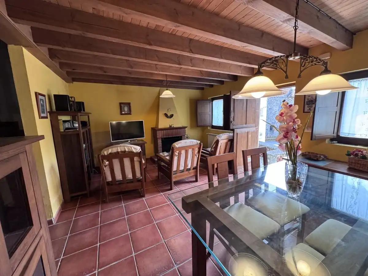 Comedor de Casa adosada en venta en Llanes con Calefacción, Jardín privado y Terraza
