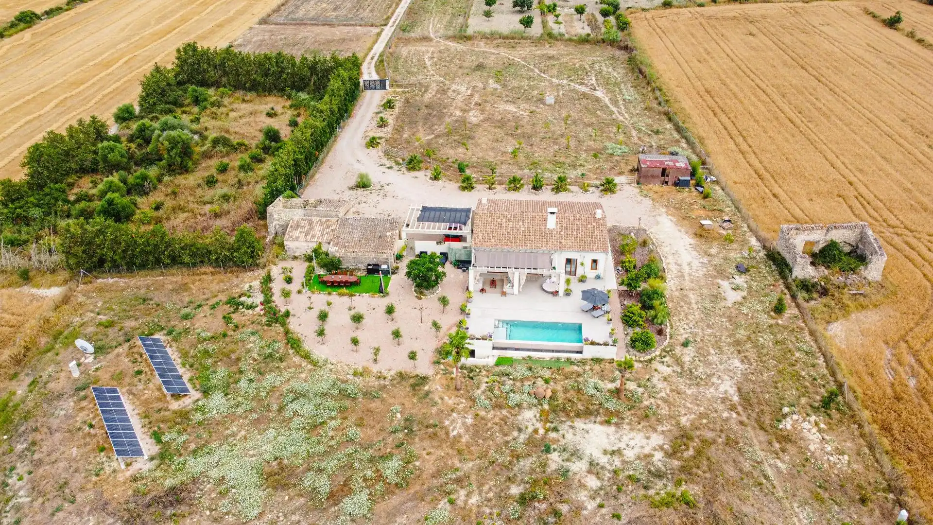 Country house with pool for sale in Sant Joan, imagen 6