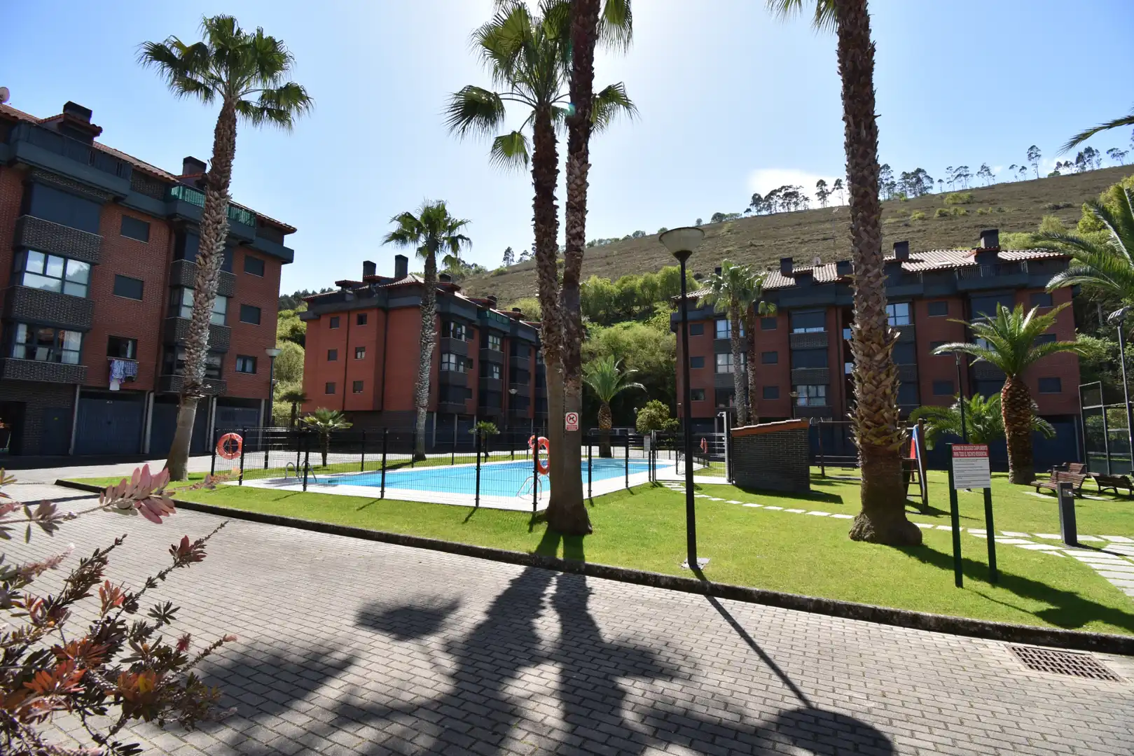 Vista exterior de Apartamento en venta en Val de San Vicente  con Calefacción, Parquet y Amueblado