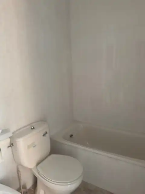 Badezimmer von Dachboden zum Verkauf in Taramundi mit Heizung, Möbliert und Ofen