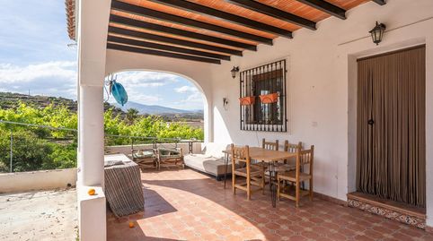 Casa con parcela en perfecto estado