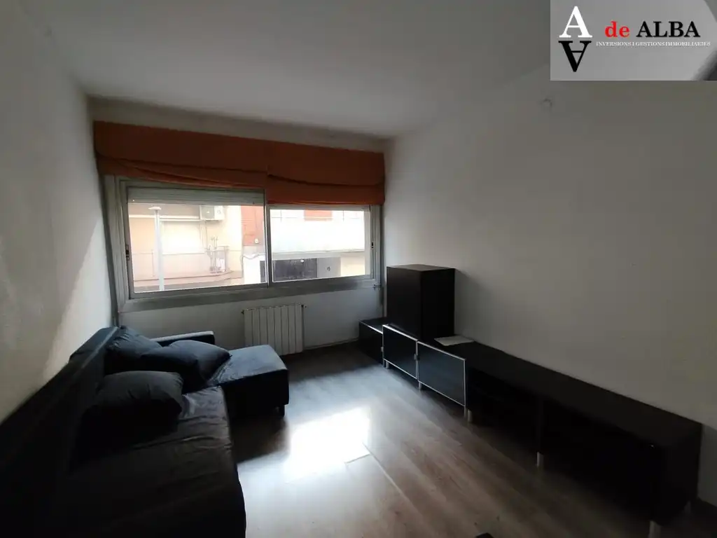 Living room of Flat for sale in Esplugues de Llobregat  with Air Conditioner, Heating and Parquet flooring