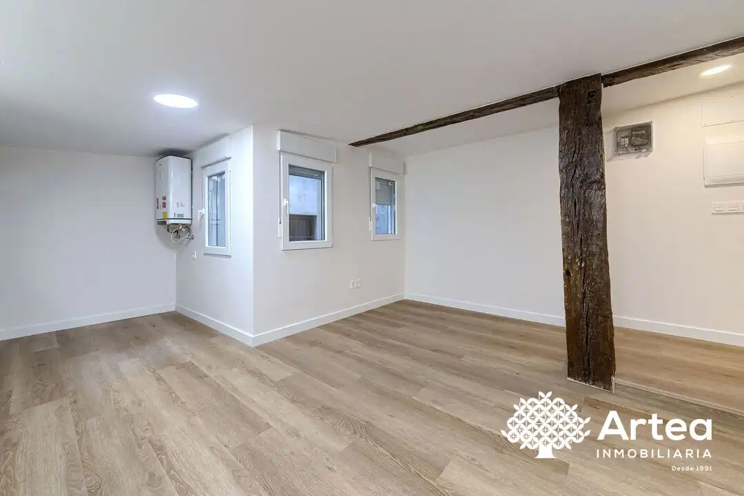 Piso en venta en Bilbao  con Balcón y Alarma