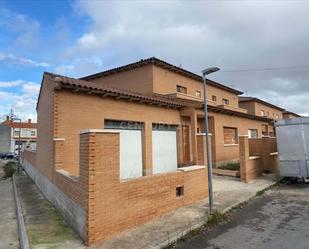 Vista exterior de Casa o xalet en venda en Burguillos de Toledo amb Terrassa