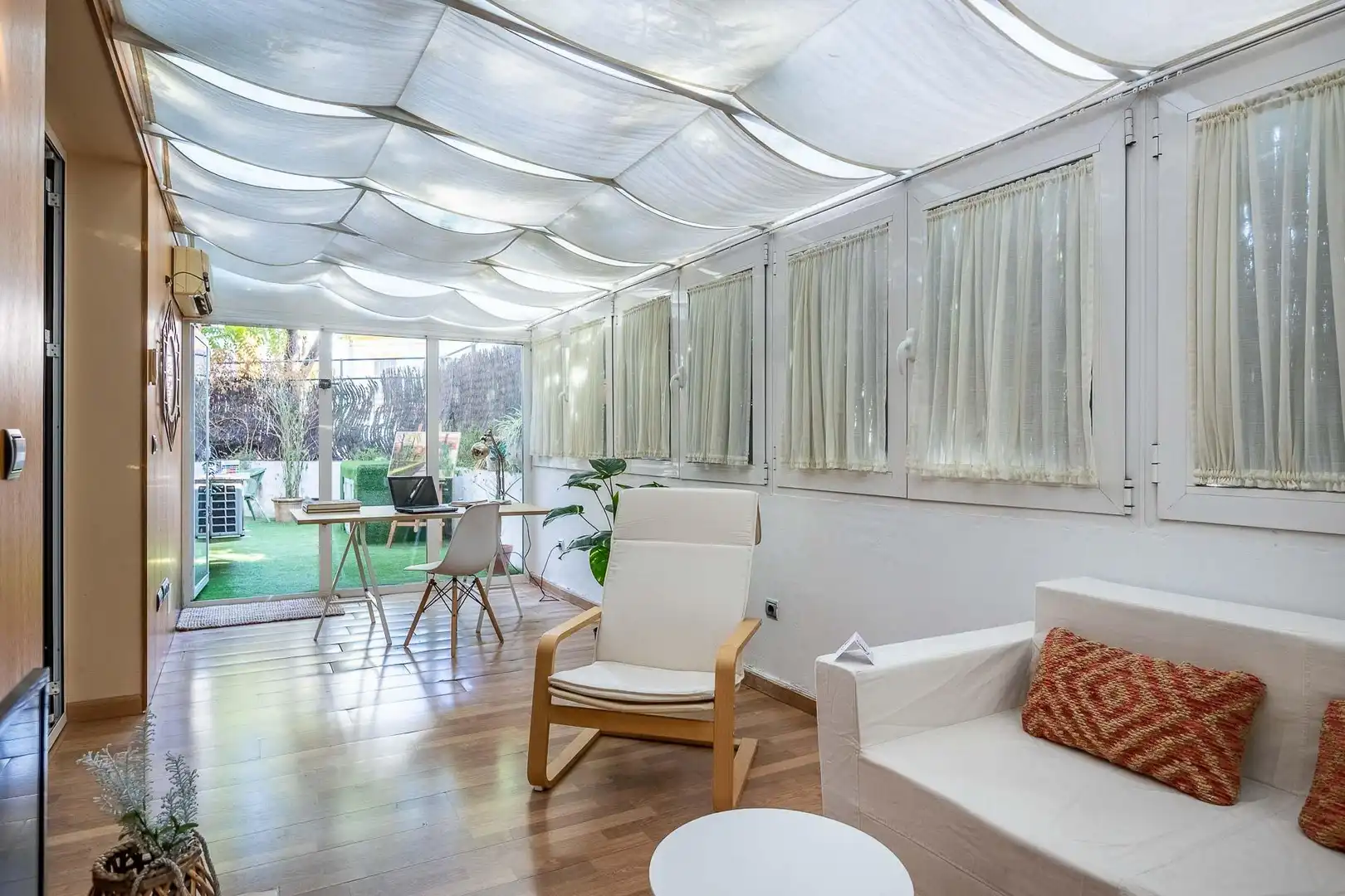 Garden of Flat for sale in Sevilla  with Air Conditioner, Private garden and Parquet flooring