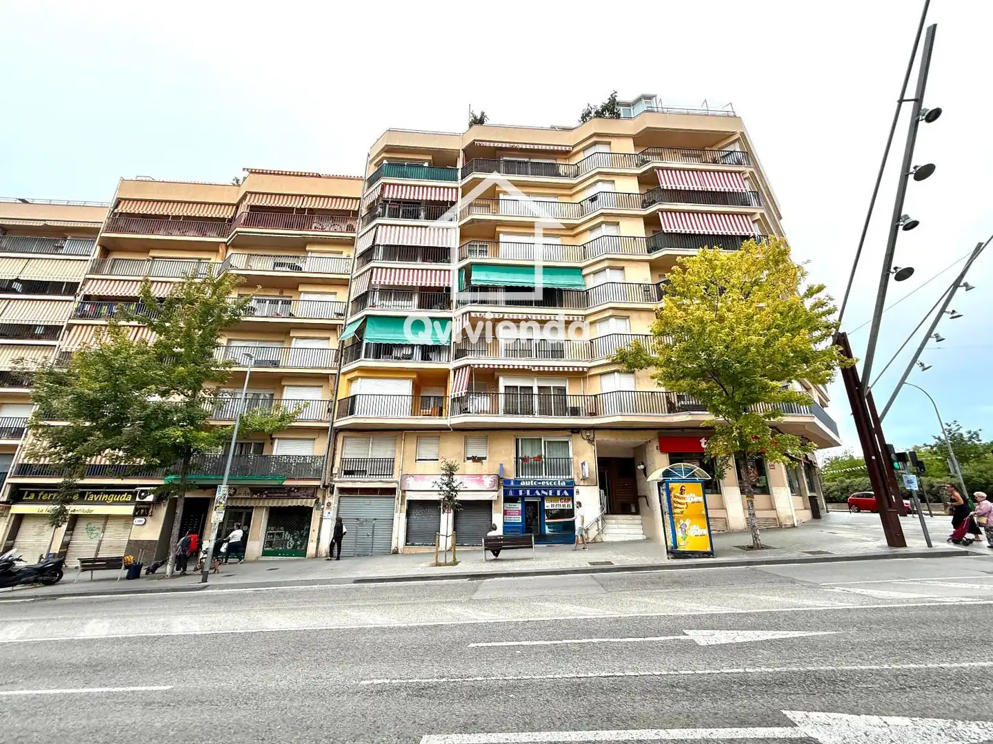 Außenansicht von Garage zum Verkauf in Terrassa