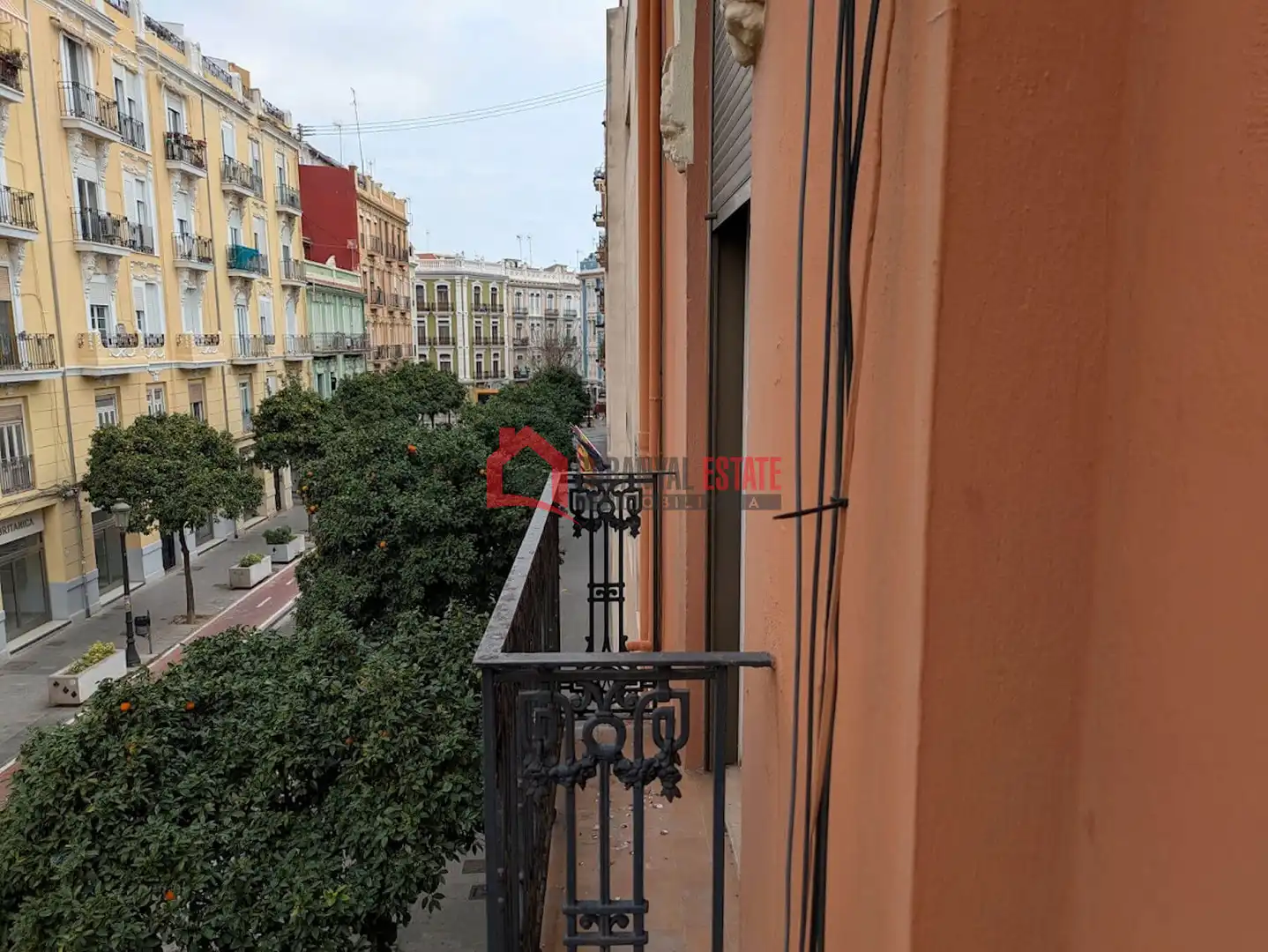 Exterior view of Apartments for sale in Valencia  with Air Conditioner and Balcony