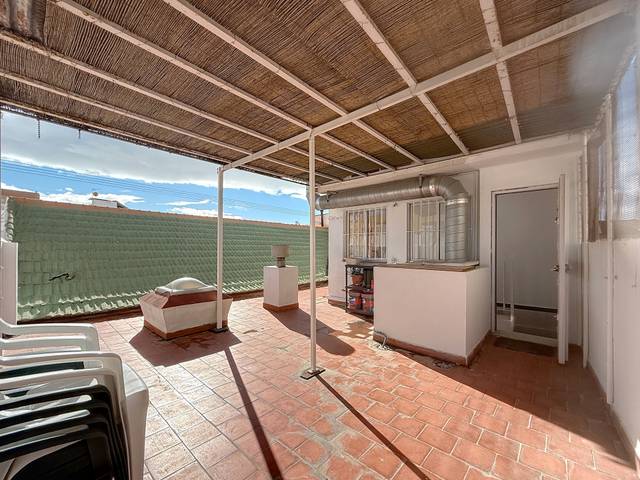 Piso en Alquiler en Calle las Navas en Parque Ayala - Jardín de la Abadía - Huelín