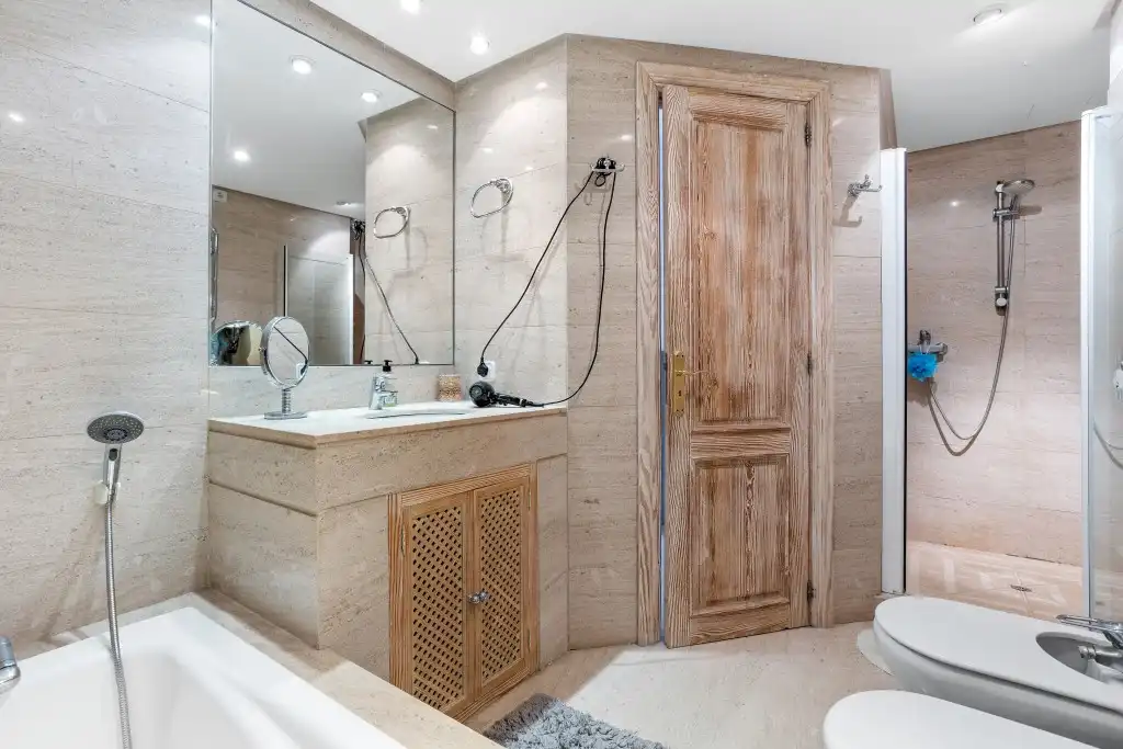 Bathroom of Apartments for sale in Calvià  with Air Conditioner, Private garden and Terrace