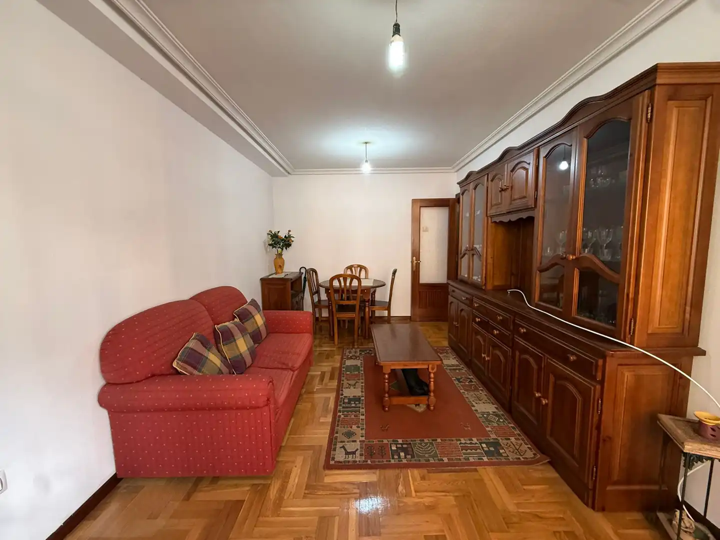 Wohnzimmer von Wohnung zum Verkauf in Oviedo  mit Heizung, Terrasse und Abstellraum