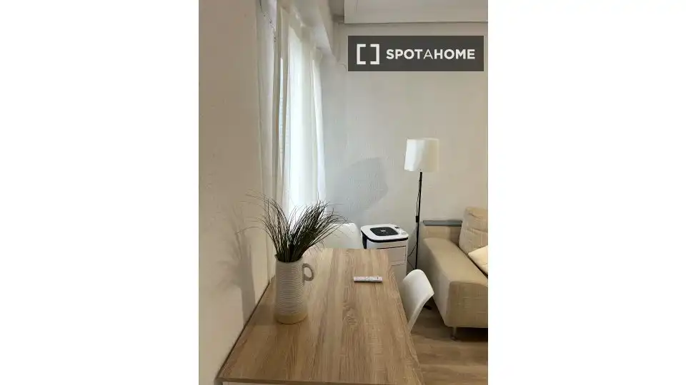 Habitación de Piso de alquiler en Moncada con Aire acondicionado, Calefacción y Amueblado