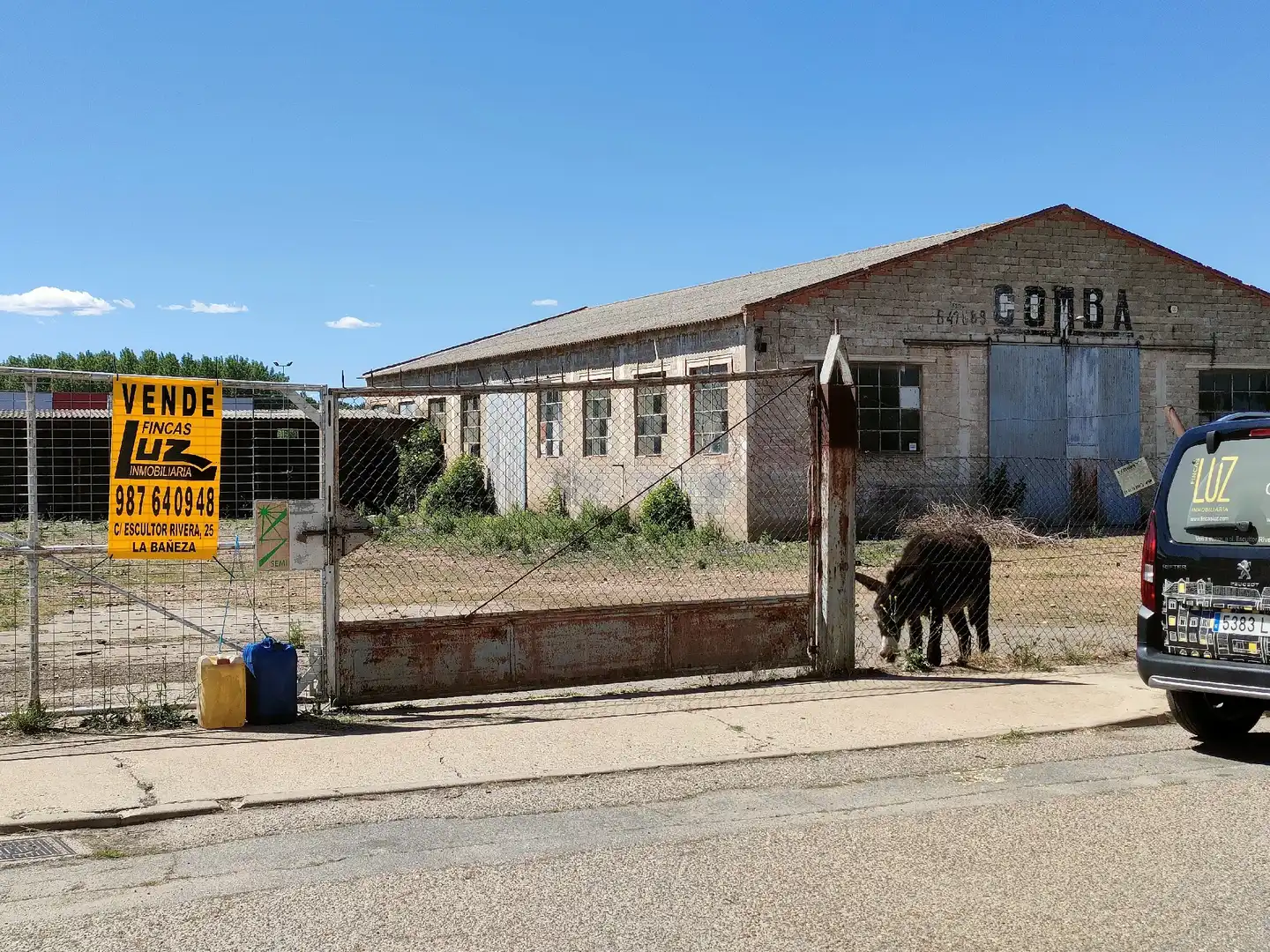 Vista exterior de Nave industrial en venta en Soto de la Vega
