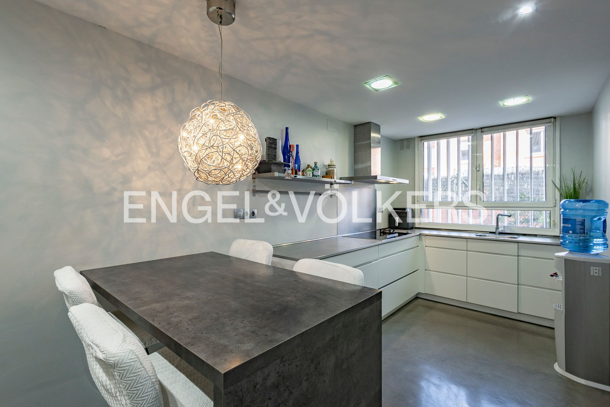 Cuina de Casa o xalet en venda en Sant Joan Despí amb Aire condicionat, Calefacció i Terrassa