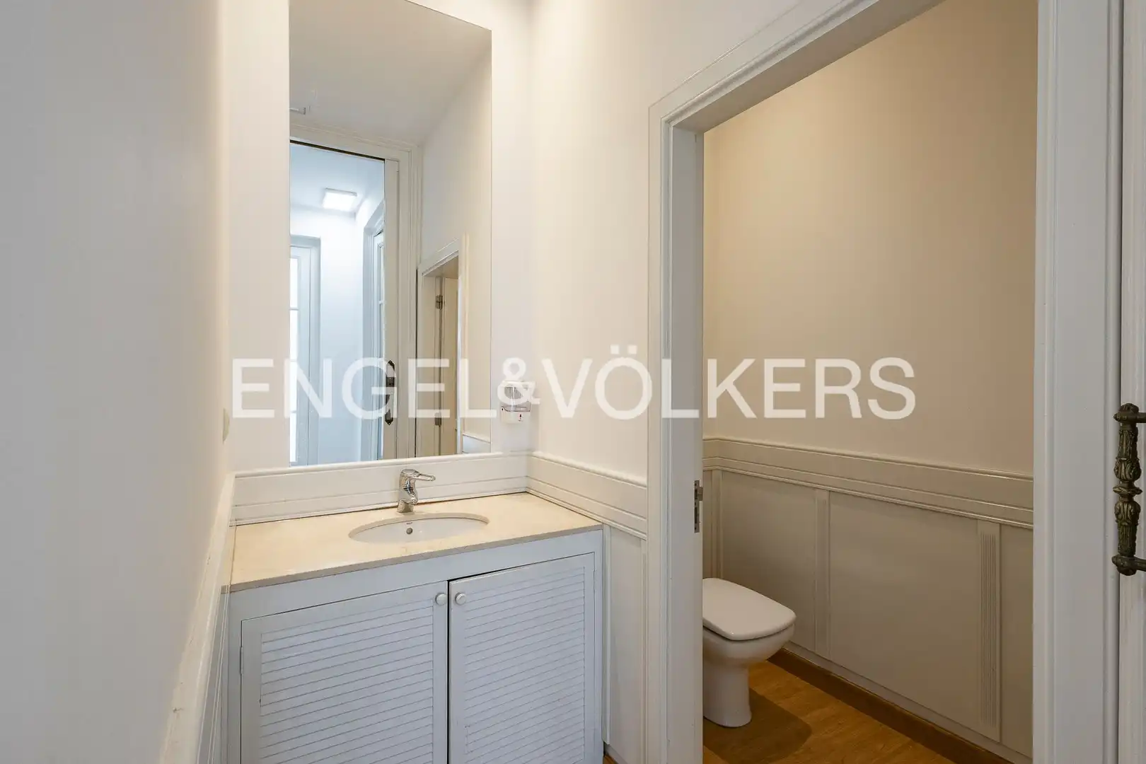 Bany de Casa o xalet de lloguer en Barcelona amb Aire condicionat, Calefacció i Jardí privat