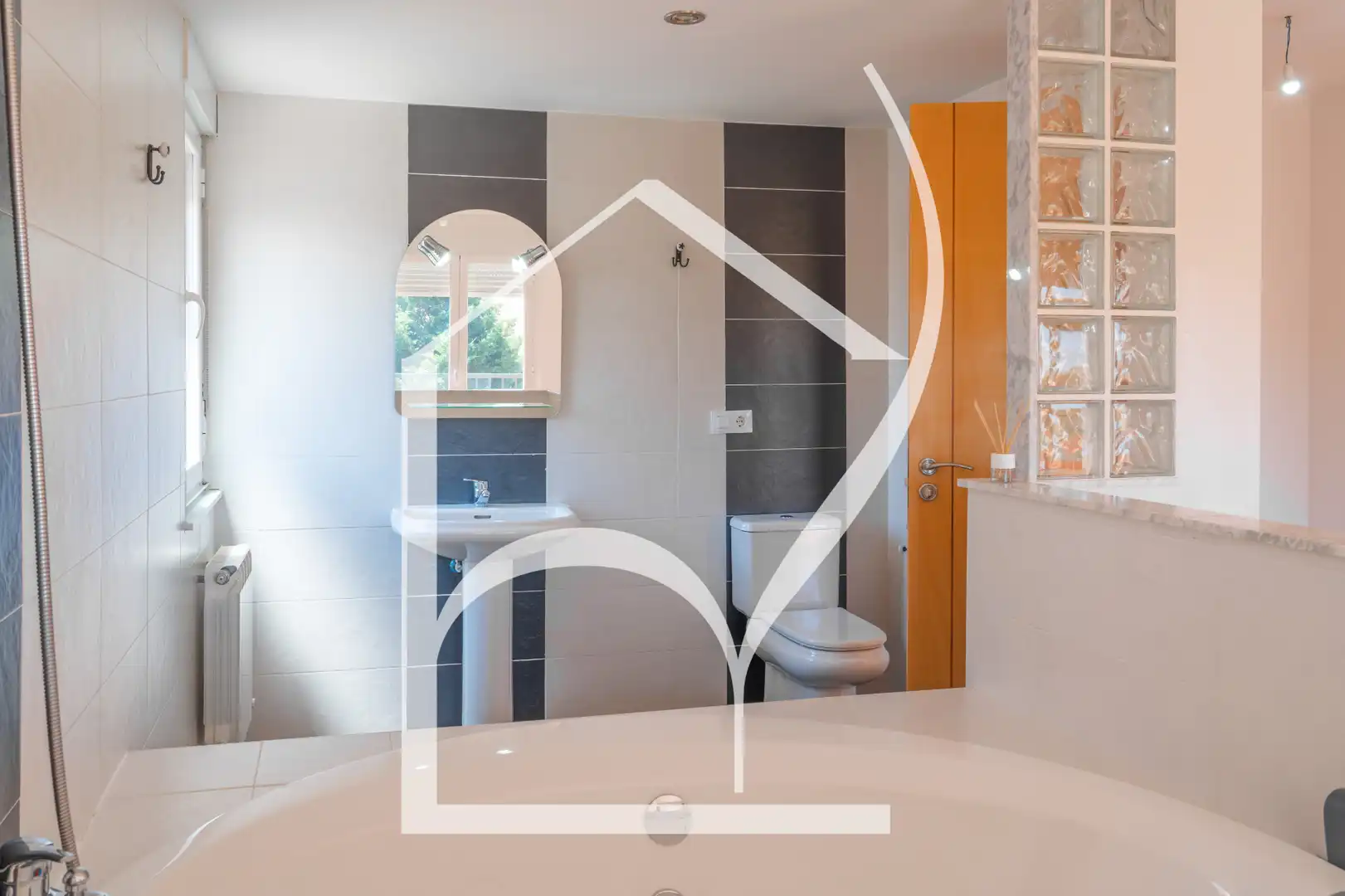 Bathroom of Detached homes for sale in Arapiles  with Heating, Parquet flooring and Terrace
