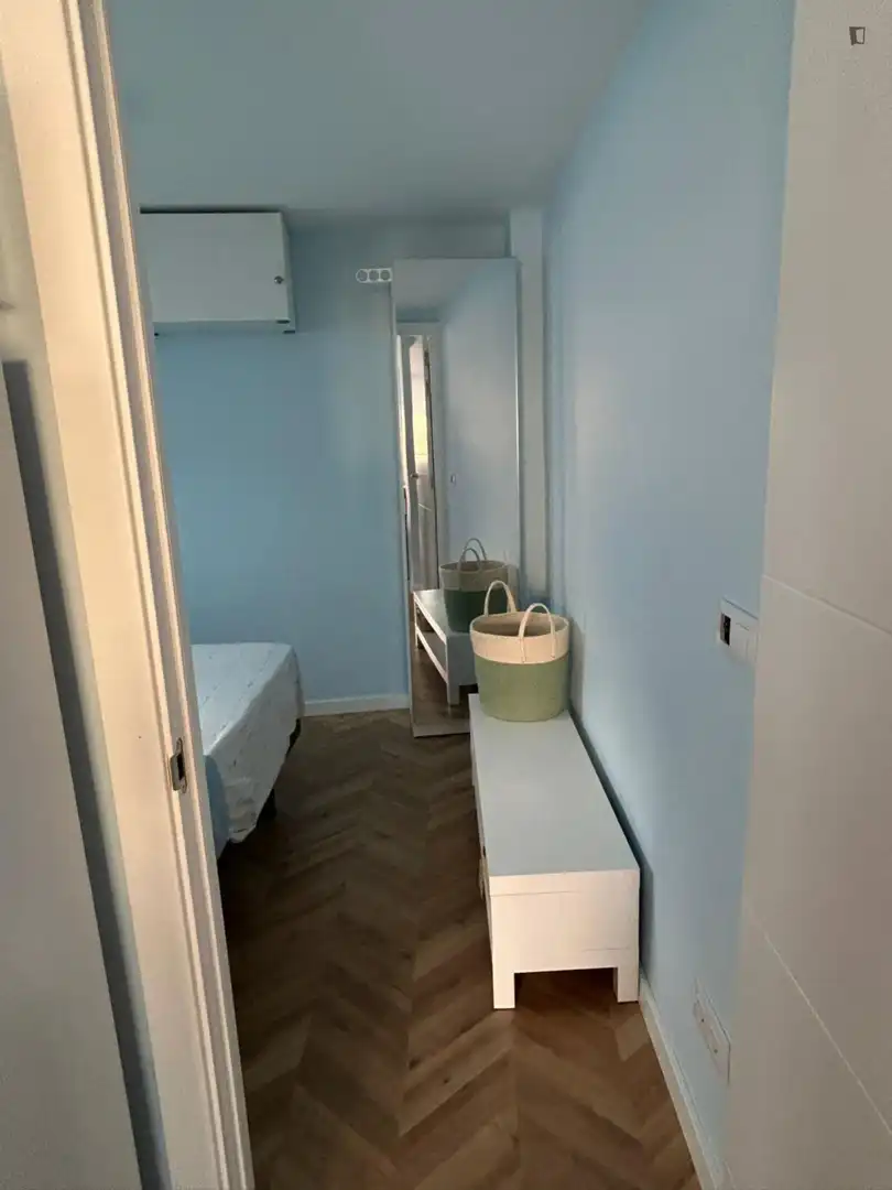 Dormitori de Apartament de lloguer en Valencia amb Aire condicionat, Moblat i Forn