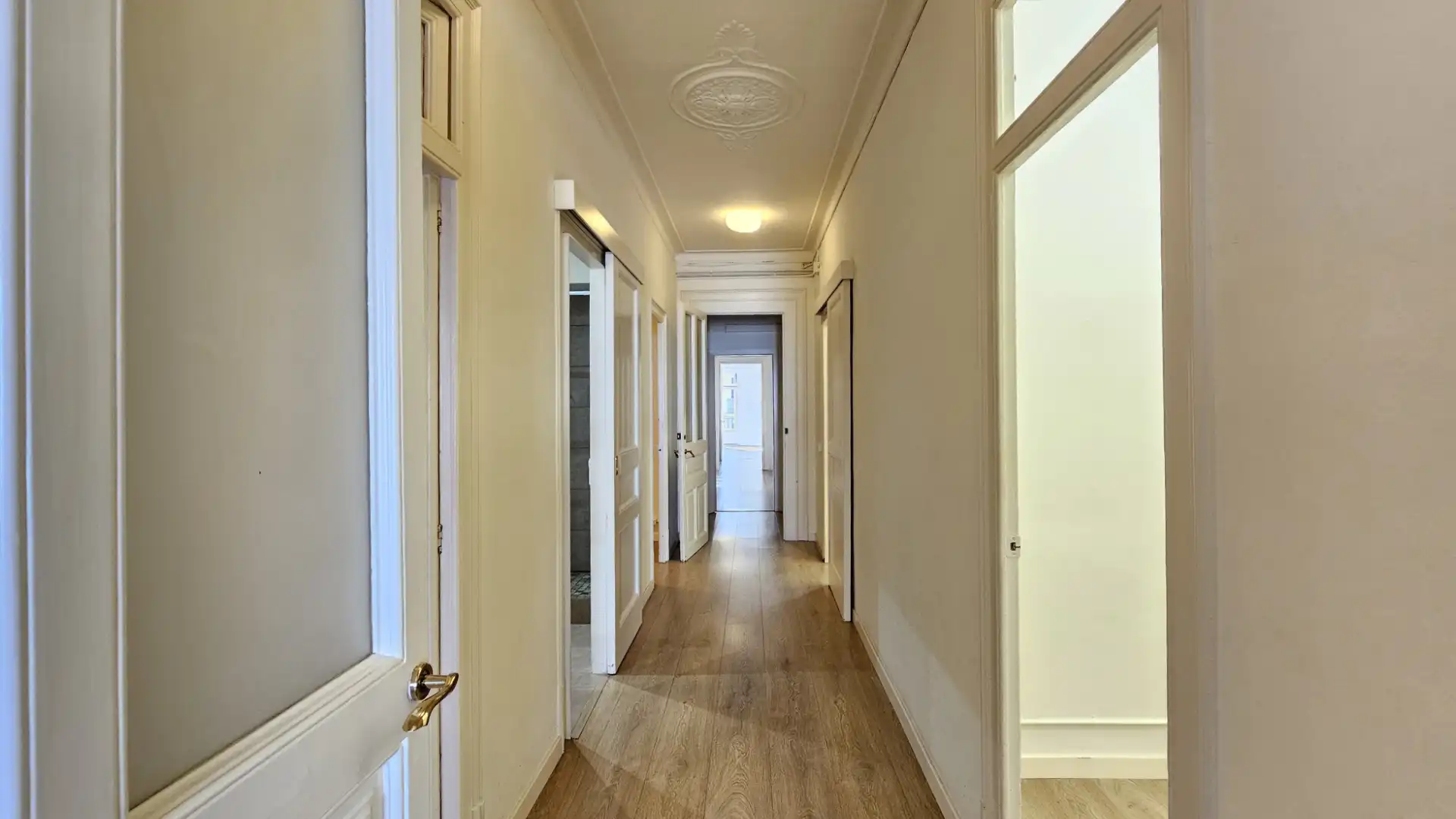 Büro zur Miete in Barcelona mit Heizung und Internet