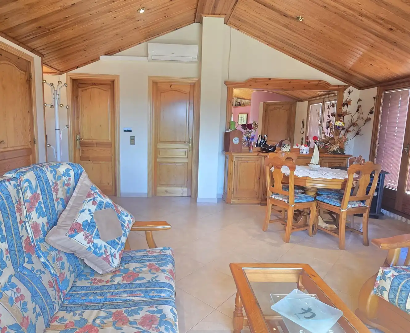 Sala de estar de Casa o chalet en venta en Canyelles con Calefacción, Jardín privado y Terraza