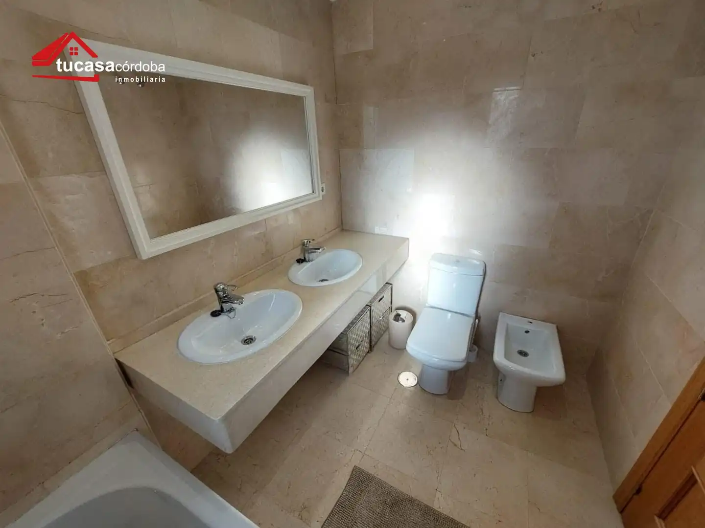 Bathroom of Houses for sale in Córdoba  with Air Conditioner and Swimming Pool