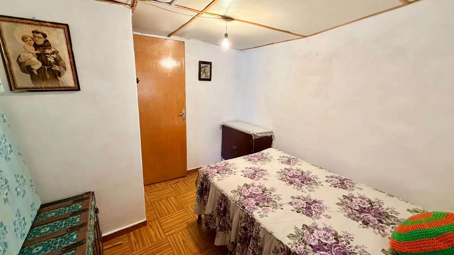 Dormitori de Casa o xalet en venda en Torrecilla del Pinar amb Jardí privat, Traster i Moblat