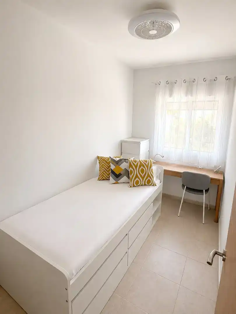 Schlafzimmer von Einfamilien-Reihenhaus zur Miete in Almazora / Almassora mit Klimaanlage und Möbliert
