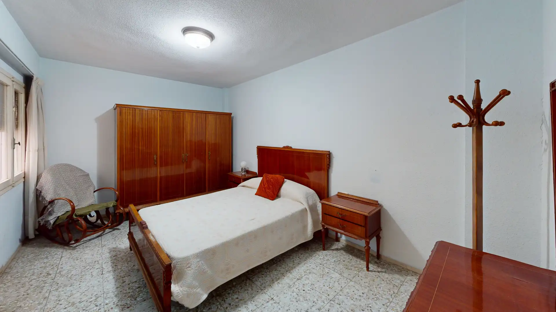 Habitación de Piso en venta en Alicante / Alacant con Aire acondicionado y Amueblado