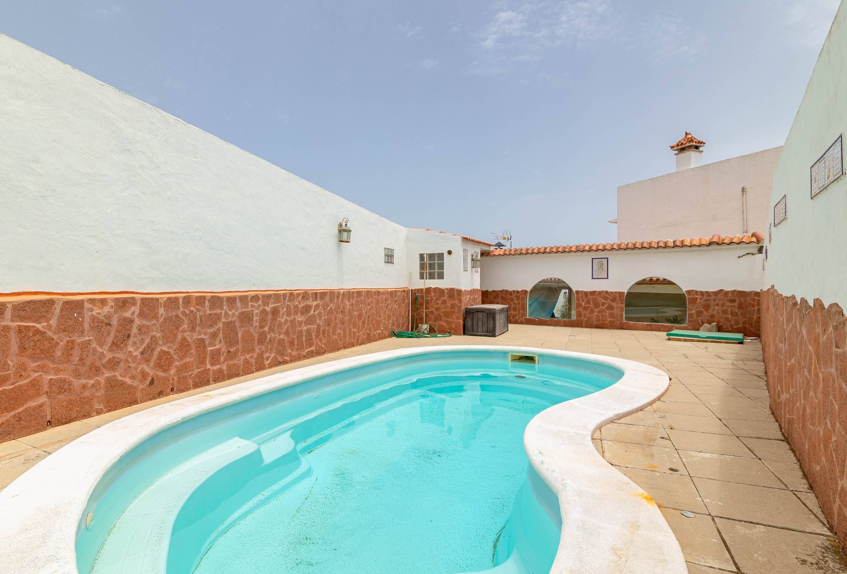Piscina de Casa o xalet en venda en Arucas amb Calefacció, Jardí privat i Terrassa