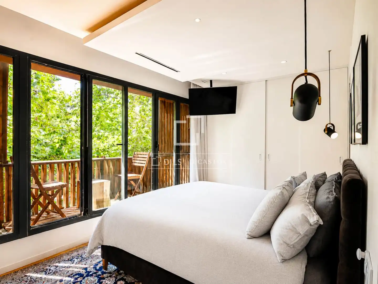 Dormitori de Casa o xalet en venda en Barcelona amb Aire condicionat, Jardí privat i Terrassa