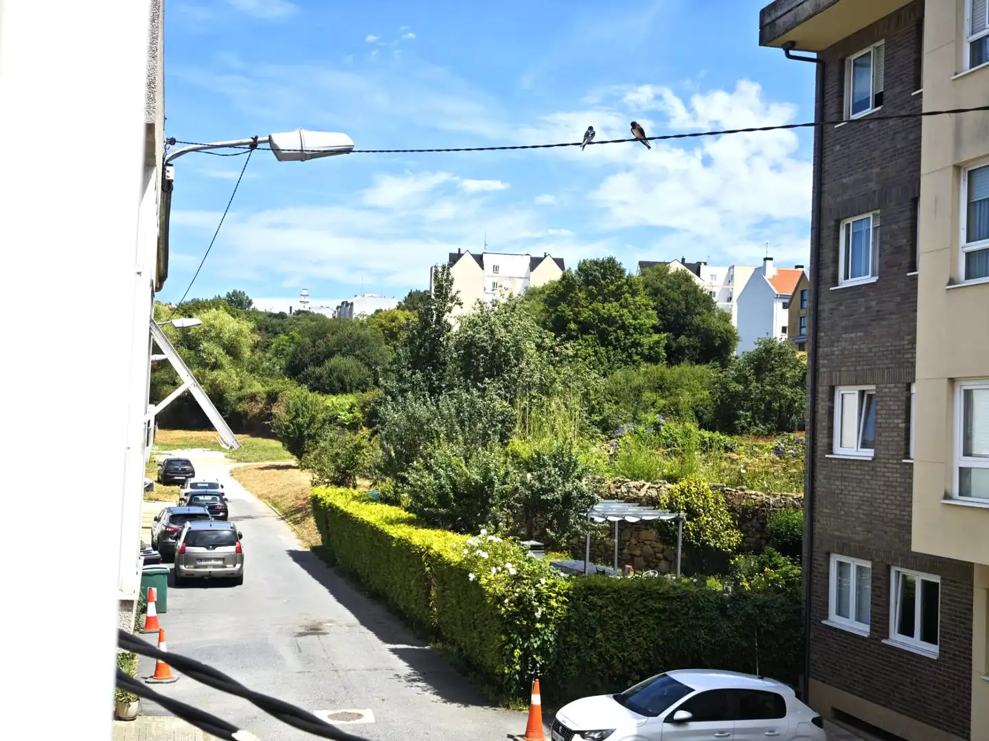 Vista exterior de Casa adosada en venda en Culleredo amb Moblat, Forn i Rentadora