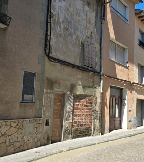 Foto 2 de Casa adosada en venta en Carrer Torelló, 21, Manlleu, Barcelona