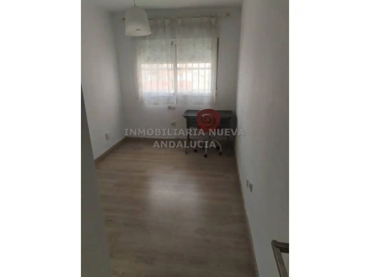 Dormitori de Pis de lloguer en Almería amb Aire condicionat, Terrassa i Moblat