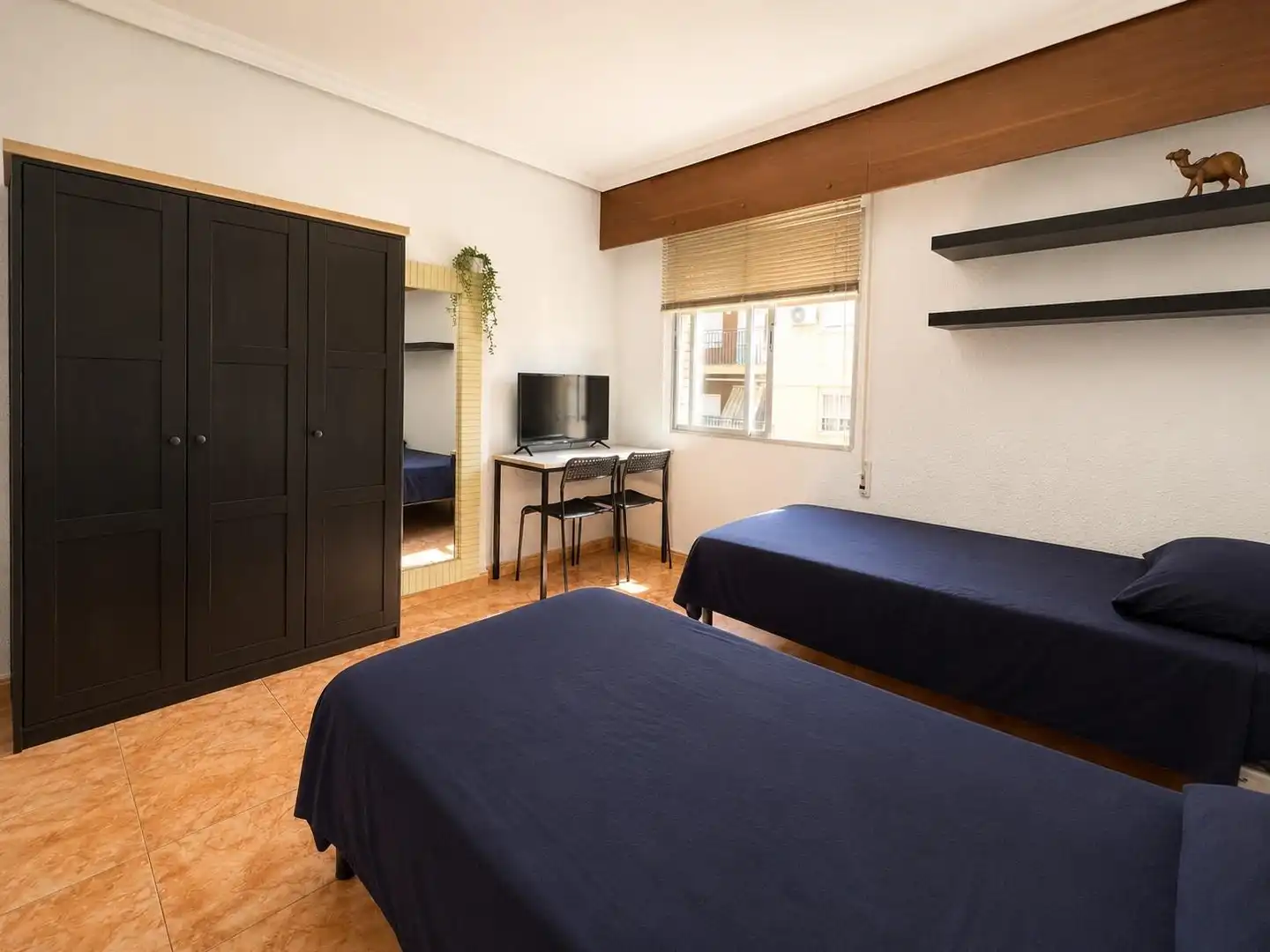 Bedroom of Flat for sale in Valencia  with Air Conditioner, Terrace and Furnished