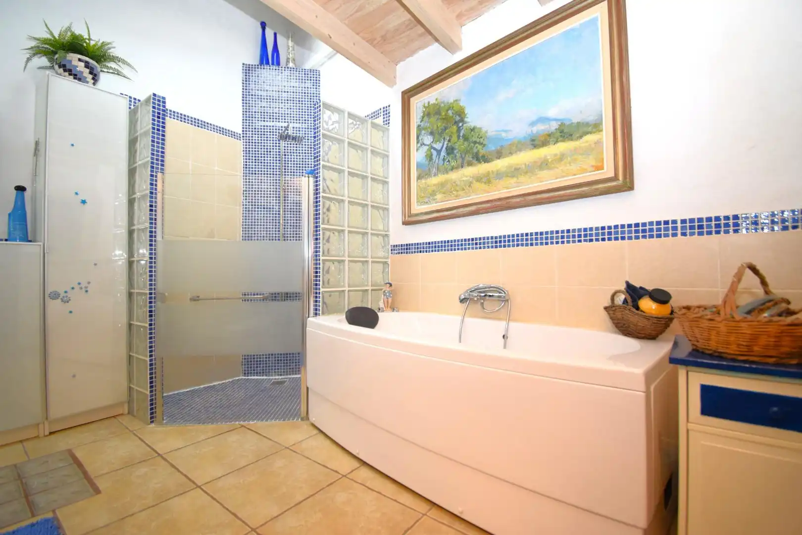 Badezimmer von Haus oder Chalet zum Verkauf in Muro mit Klimaanlage, Heizung und Privatgarten