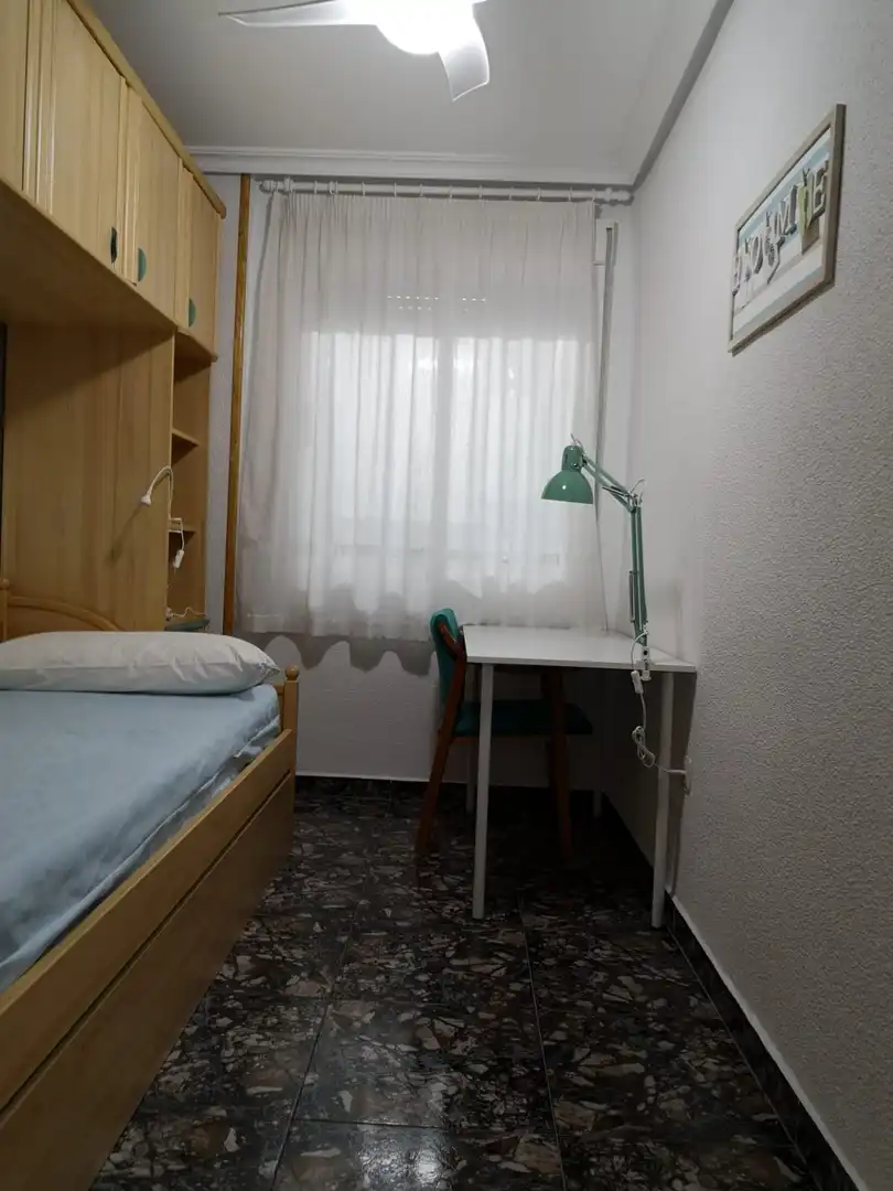 Schlafzimmer von Wohnung zur Miete in Murcia mit Heizung, Abstellraum und Möbliert