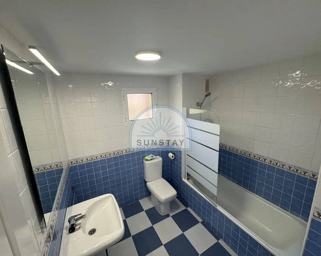 Bany de Apartament de lloguer en Marbella amb Aire condicionat, Calefacció i Terrassa