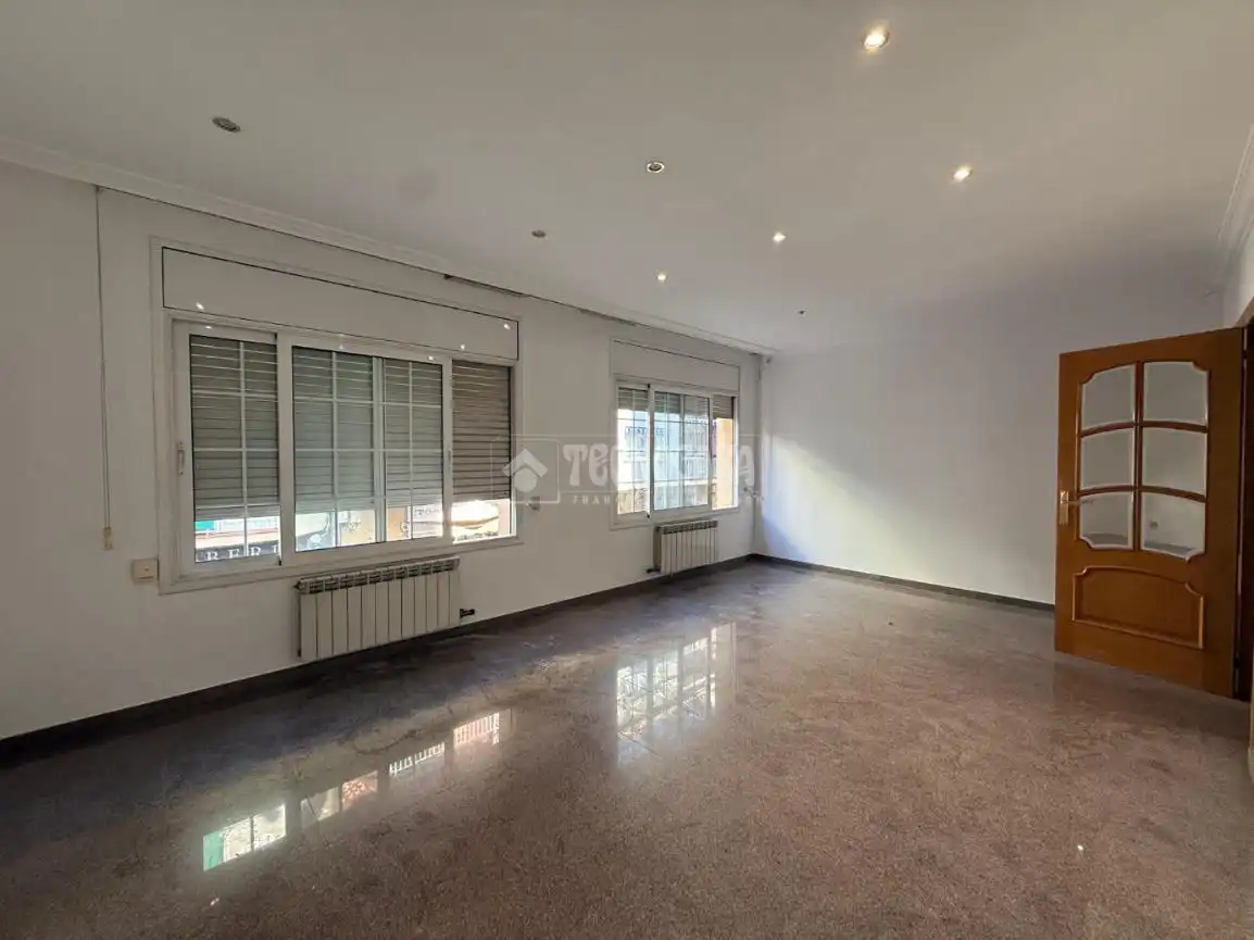 Vista exterior de Casa adosada en venta en Sant Joan Despí