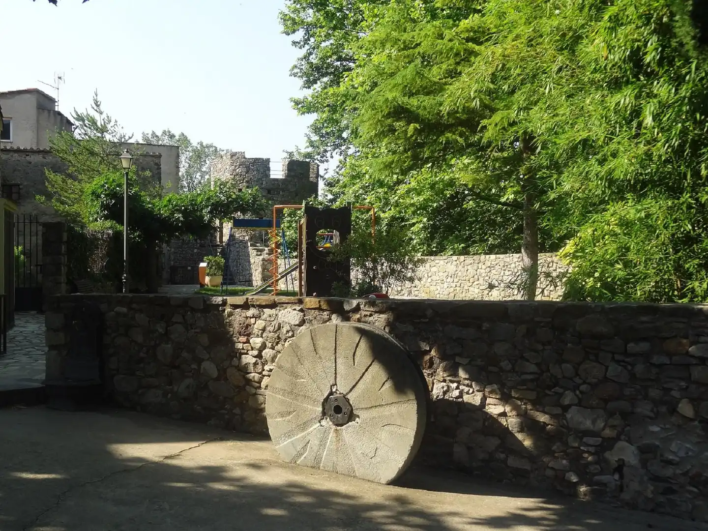 Jardí de Casa adosada en venda en Sant Llorenç de la Muga amb Jardí privat, Terrassa i Traster