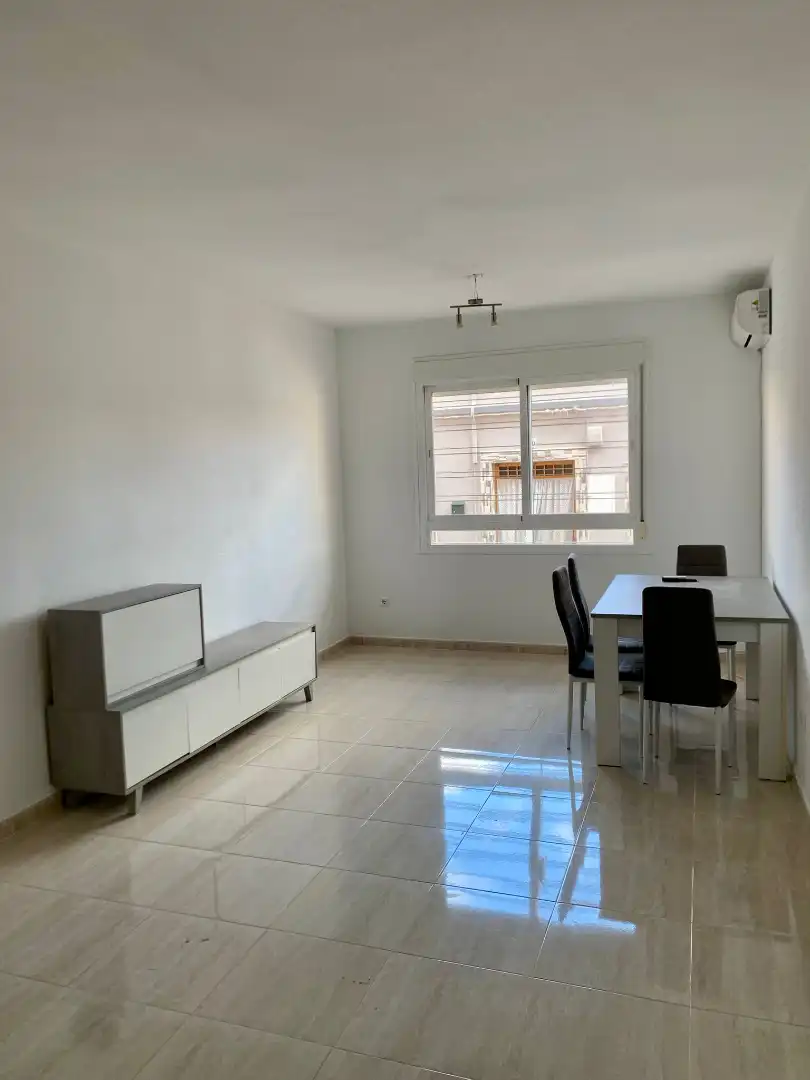 Sala de estar de Piso en venta en Pozuelo de Calatrava con Aire acondicionado, Calefacción y Amueblado