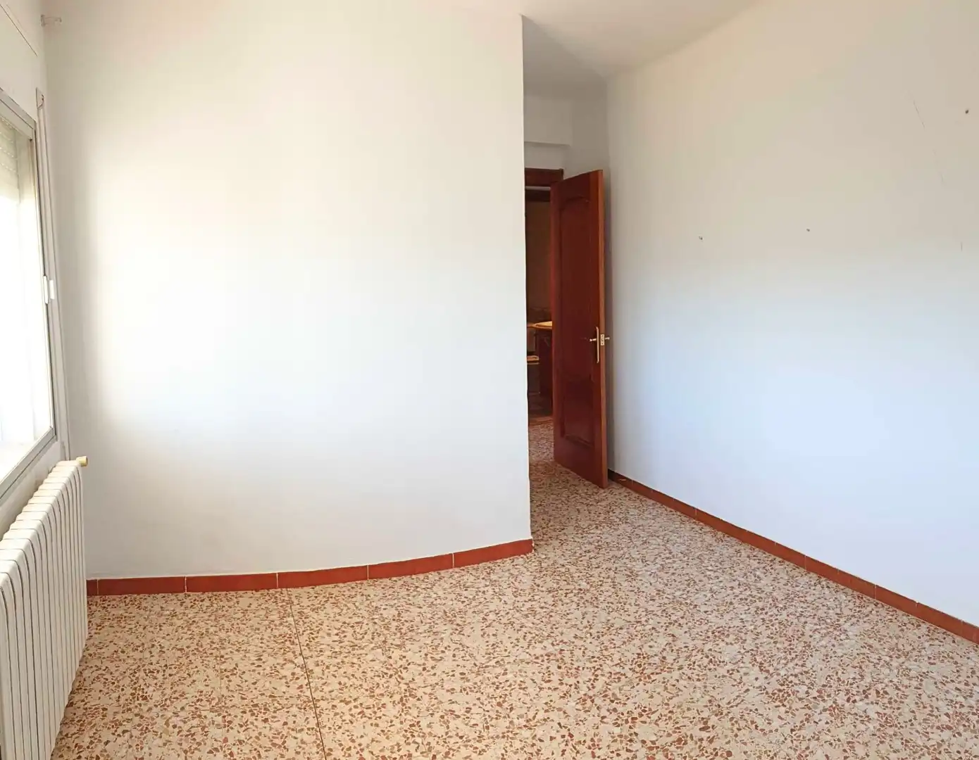 Wohnung zum Verkauf in Ibdes mit Heizung und Terrasse