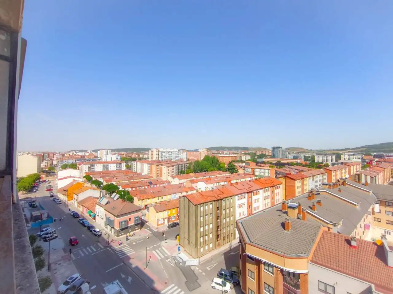 Vista exterior de Pis en venda en Burgos amb Parquet i Terrassa