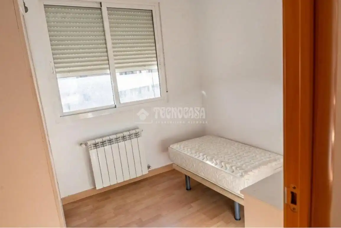 Bedroom of Flat for sale in Zaragoza  with Air Conditioner and Heating